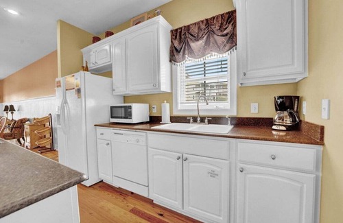 Cape San Blas Condo | Townhome in Cape San Blas with amazing views! Pool, hot tub, beach access!