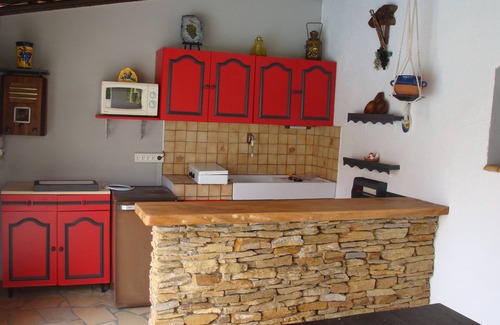 Saint-Genies-de-Fontedit Villa | Traditional villa with pool, spa, sauna