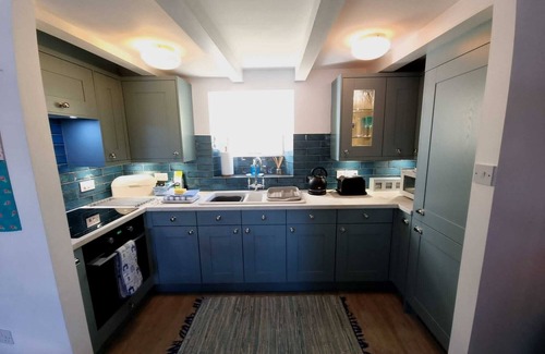 Pentewan Cottage | Traditional Cottage. 5 min walk to the beach, village setting.