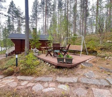 Sonka Ski Chalet | Traditional lakeside cottage