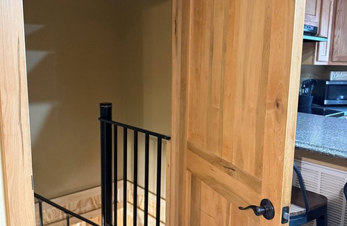 Matewan Cabin | Trailhead Riverfront Cabin