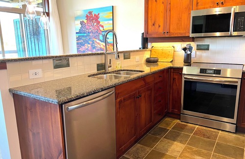 Nordic Estates House | Tranquil Oasis - Stunning Views - Ski/Bike In & Out , Hot Tub ★ ★ ★ ★ ★