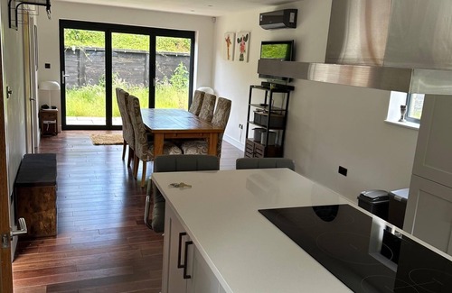 Charlton-on-Otmoor House | Tranquil Oxford retreat 4 Bedroom House aircon