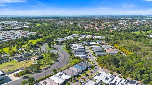 North Lakes House | Tranquil Retreat Brisbane North