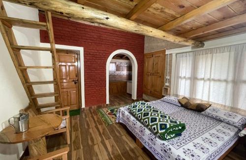 Kaul House | Tranquil View Cottage by Nature Nests