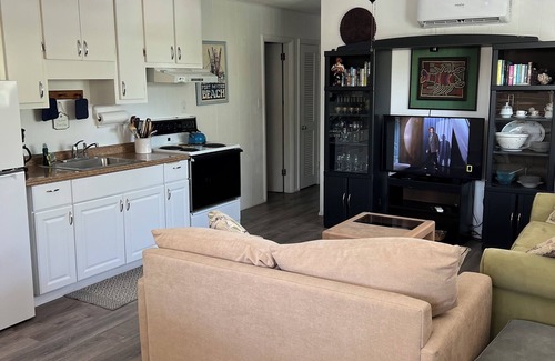 Mid Island Cottage | Tranquila Beach Cottage