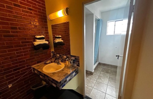 Longview Hotel | Travelers Inn by OYO Longview Kelso