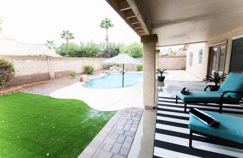 Chandler House | Travelers Paradise - A 5 Star Poolside Resort Getaway