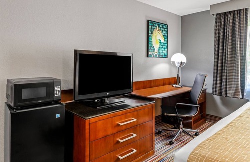 Bloomington Hotel | Travelodge by Wyndham Bloomington