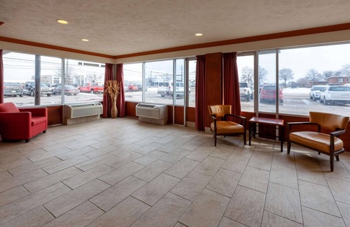 Brook Park Hotel | Travelodge by Wyndham Cleveland Airport