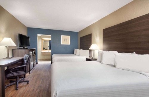 Plantation Estates Hotel | Travelodge by Wyndham Deltona
