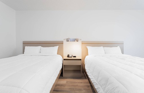 Elkhart Hotel | Travelodge by Wyndham Elkhart