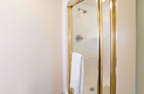 Biggar Hotel | Travelodge by Wyndham Fort Myers Airport