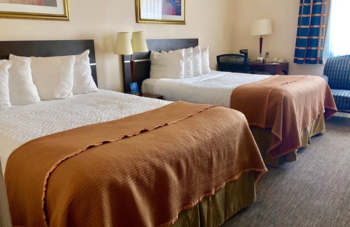 Industrial Park Hotel | Travelodge by Wyndham Ottawa East