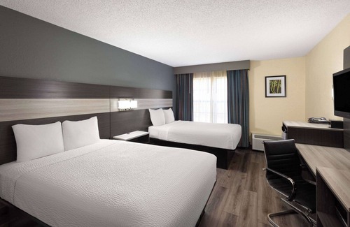 Perry Hotel | Travelodge by Wyndham Perry National Fairgrounds Area I-75