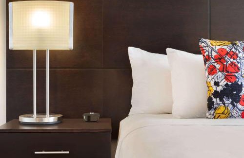 Plateau Hotel | Travelodge by Wyndham Quebec City Hotel & Convention Centre