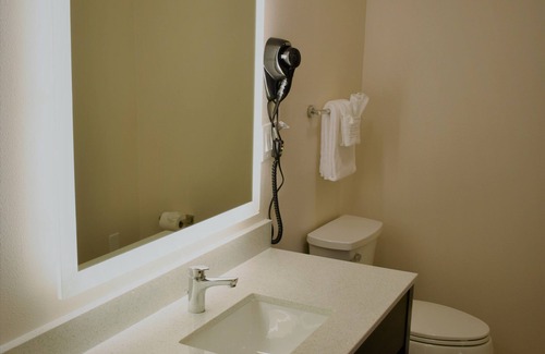 Santa Rosa Hotel | Travelodge by Wyndham Santa Rosa Wine Country