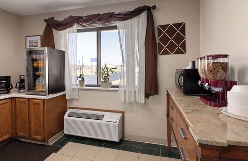 Redwood Falls Hotel | Travelodge by Wyndham Redwood Falls