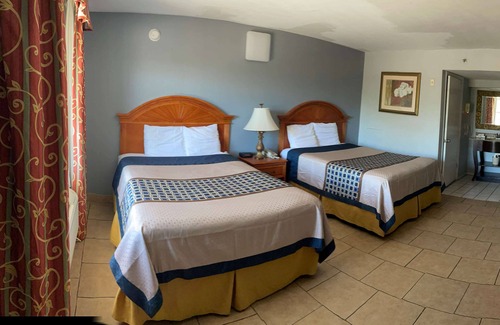 Venice Gardens Hotel | Travelodge by Wyndham Venice