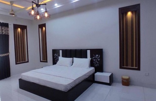 Fatehjang Hotel | Travelodge Guesthouse