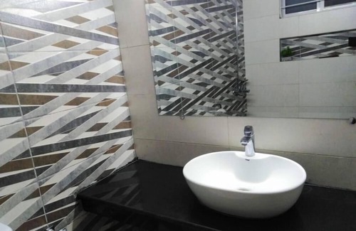 Fatehjang Hotel | Travelodge Guesthouse