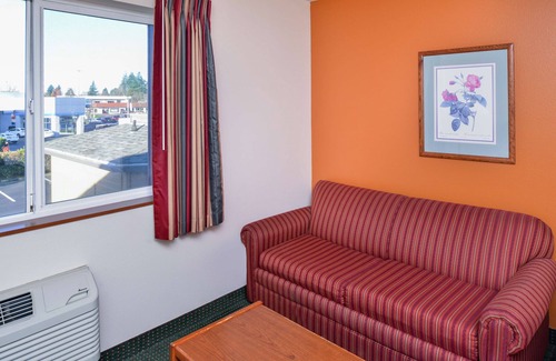 Newberg Hotel | Travelodge Suites by Wyndham Newberg