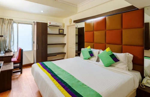 Navrangpura Hotel | Treebo Trend Crown