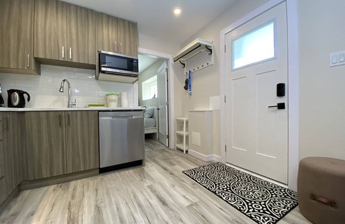 Riley Park House | Trendy Place in Mt Pleasant, steps to Downtown