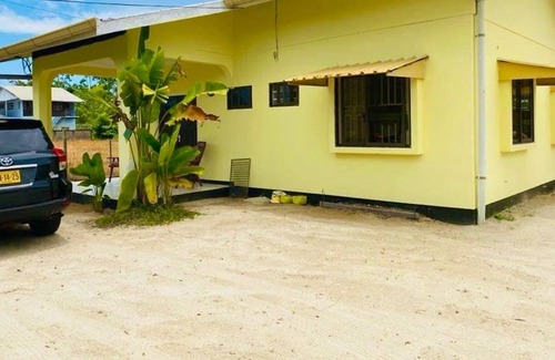 Paramaribo Apartment | Tropical Paradise in Paramaribo 3 - Room House