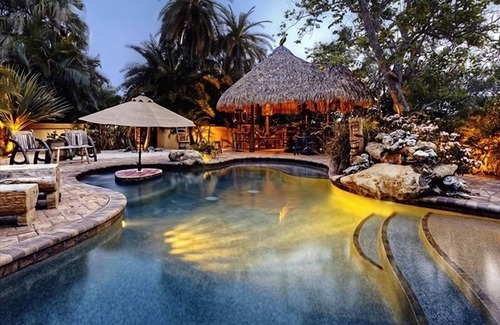 Palmetto House | TROPICAL POOL, PRIVACY! ON WATER! BOAT OPTION, WKLY/MO DISCOUNTS, PETS WELCOME!