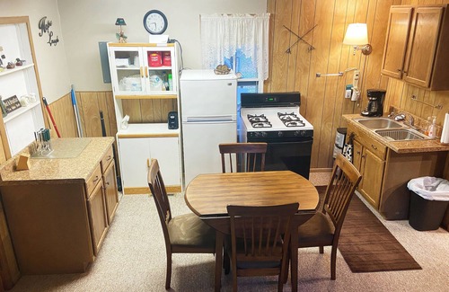 Decorah Cabin | Trout Cove Cabin - Fish, Hike & Relax all in one setting just North of Decorah