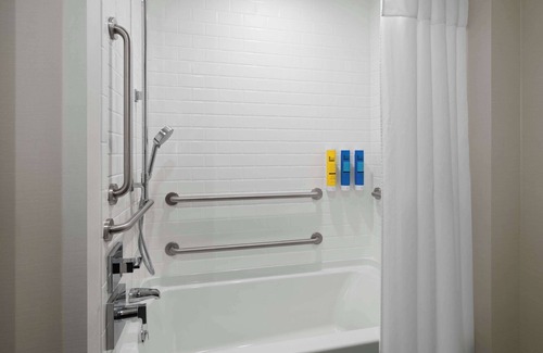 Lake Delton Hotel | Tru By Hilton Wisconsin Dells