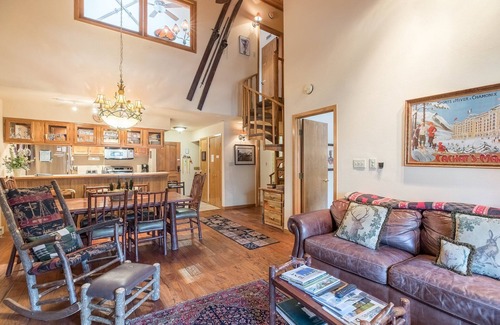 Beaver Creek Condo | TRUE Ski-in/out, walk 2 Village.1364 sf, 2 Kings, 3rd floor units large, BEST .