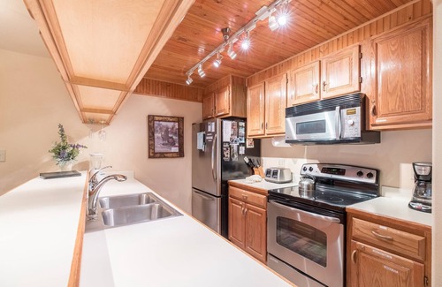 Beaver Creek Condo | TRUE Ski-in/out, walk 2 Village.1364 sf, 2 Kings, 3rd floor units large, BEST .