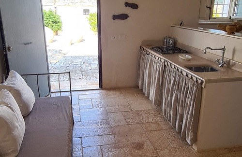 L'Assunta House | Trulli Sant'Oronzo: private pool, olive trees and sandy beaches at your doorstep