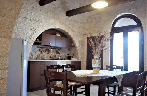 Locorotondo House | Trullo Arco Antico Weddings and events