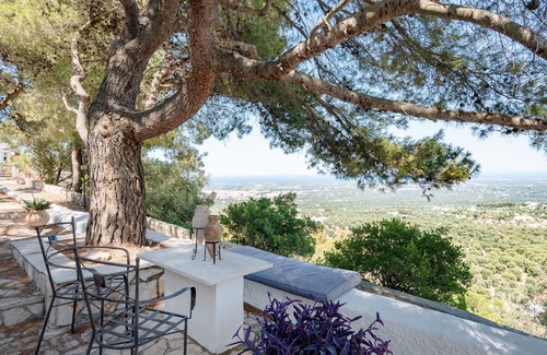 Fasano House | Trullo 'Rossi' with Mountain View, Wi-Fi and Air Conditioning
