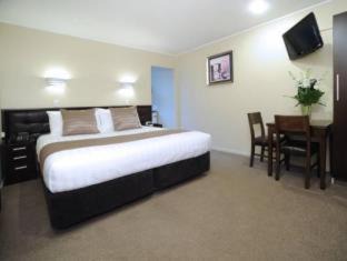 Epsom Hotel | Tudor Court Motor Lodge
