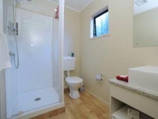 Epsom Hotel | Tudor Court Motor Lodge