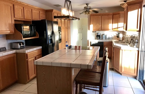 Tulare House | Tulare’s RARE FIND with a pool! Located in the Heart of California’s farmlands!