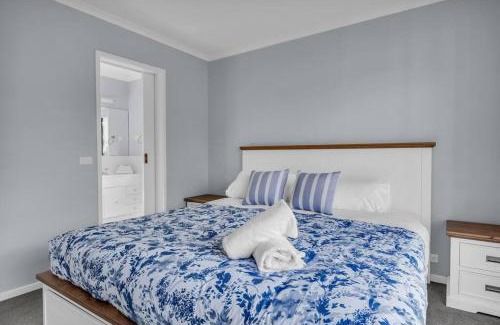 Tura Beach House | Tura Beach Getaway on Telopea