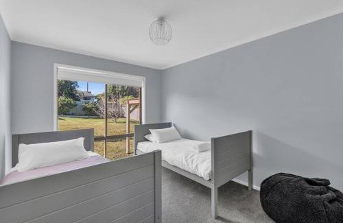 Tura Beach House | Tura Beach Getaway on Telopea