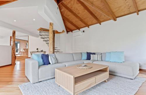 Tura Beach House | Tura Tree House