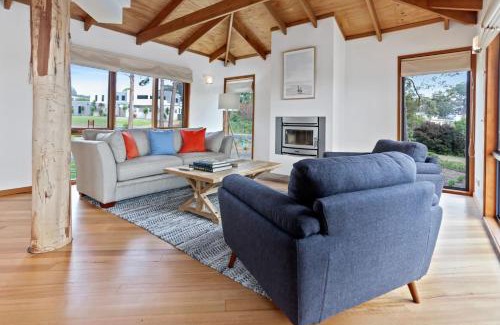 Tura Beach House | Tura Tree House