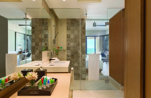 Punta Cancun Resort | Turquoize at Hyatt Ziva Cancun - Adults Only - All Inclusive