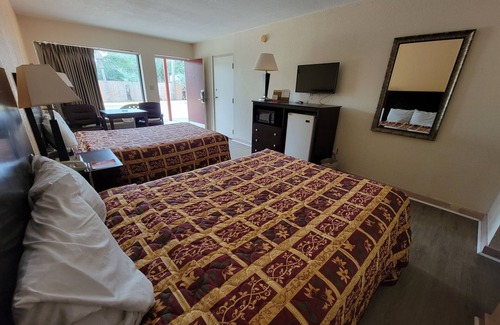 Biloxi Hotel | Twin Star Lodge