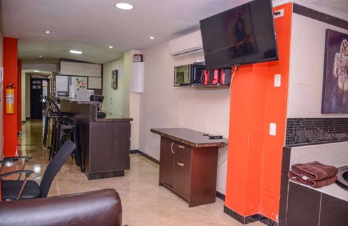 Zona Rosa Apartment | Two Bedroom AC hot tub Lleras