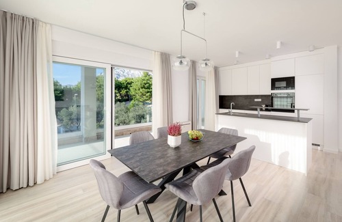 Promajna Apartment | Two bedroom apartment with terrace Promajna, Makarska (A-19144-d)