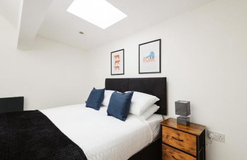 Warrington Apartment | Two Bedroom Executive Pad by Traboule Properties Ltd