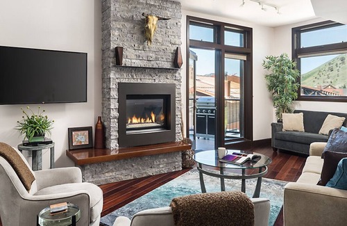 Jackson Villa | Two Bedroom, Luxury Condominium in Downtown Jackson